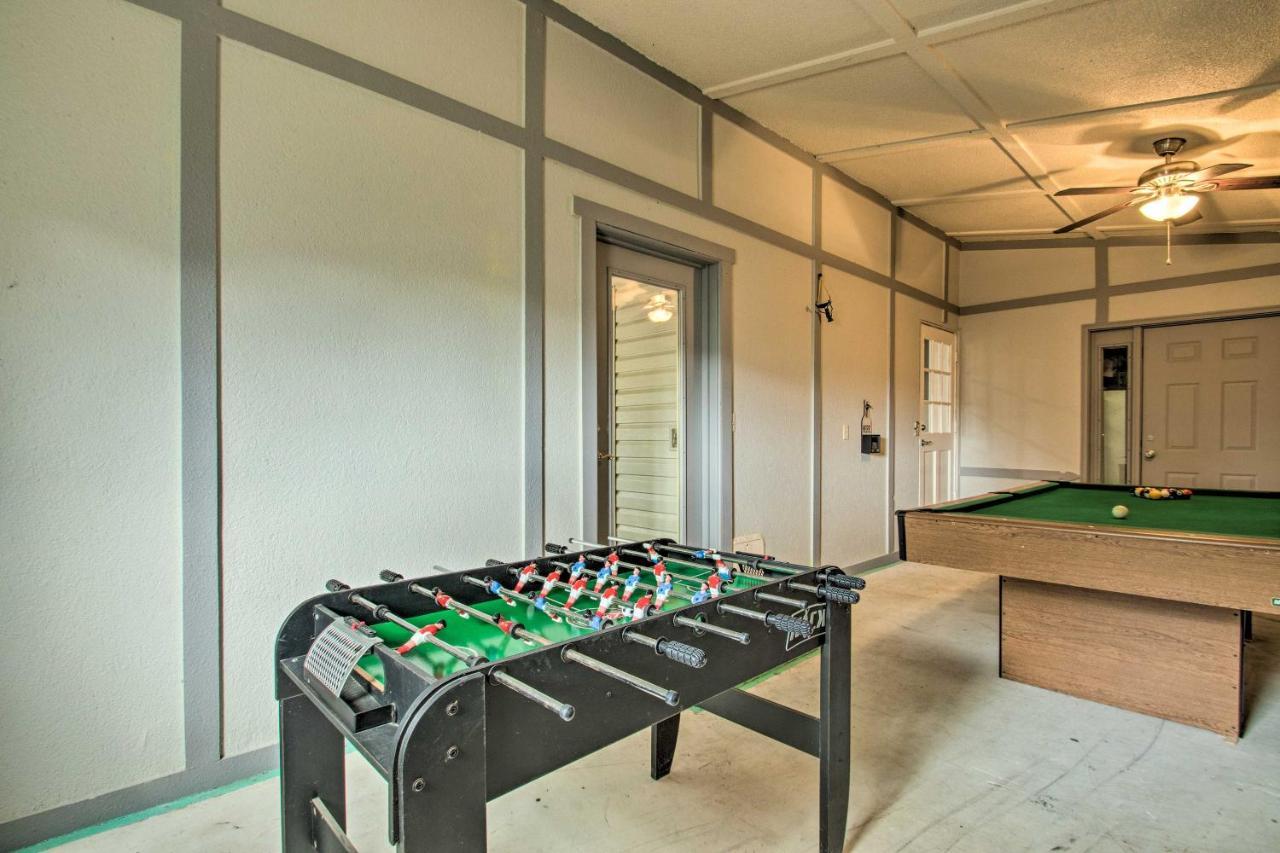 2-Story Pensacola Home With Game Room And Private Yard Exteriér fotografie
